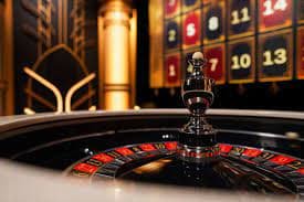 AduQ live table at total4d wap with dealer and multiple players